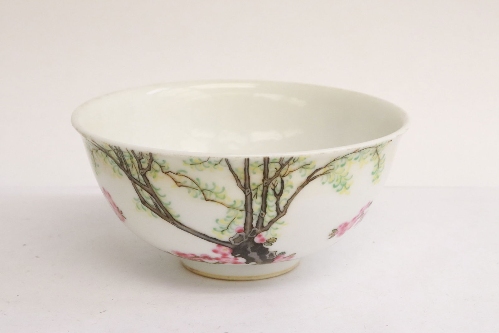 Fine Chinese famille rose porcelain bowl (1 of 10)
