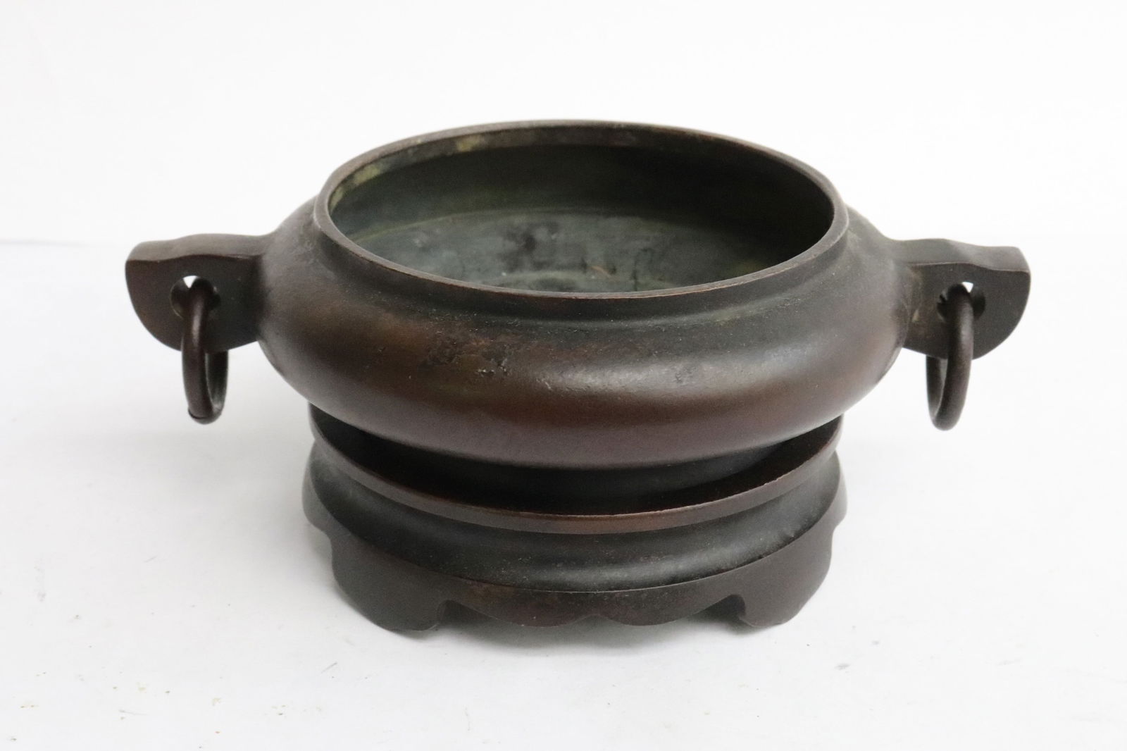 A fine bronze censer on bronze stand: A fine bronze censer on bronze stand, 2.4"x5.85"x4.3"