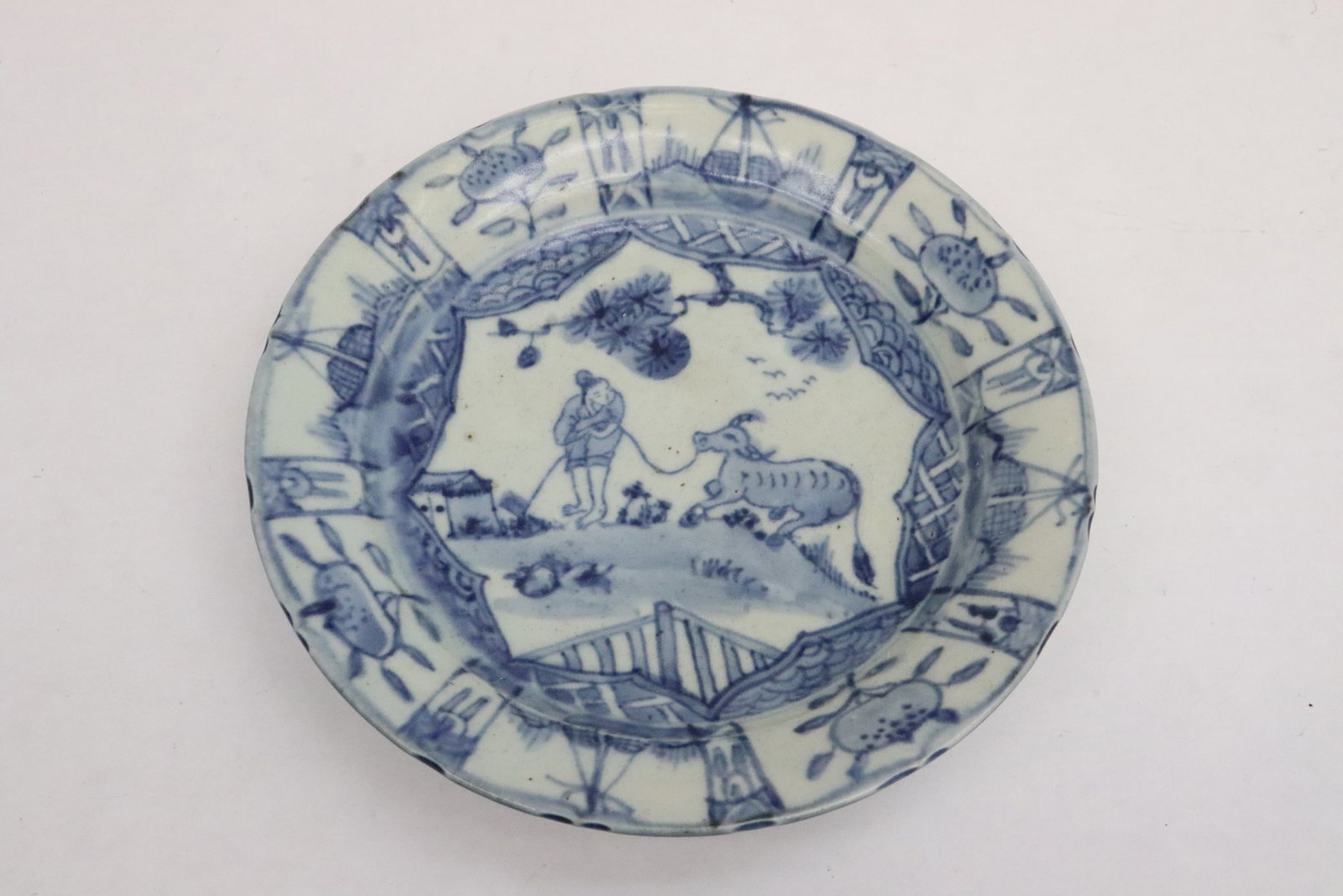 Blue and white porcelain plate: Blue and white porcelain plate, 1.45"x7.3"dia