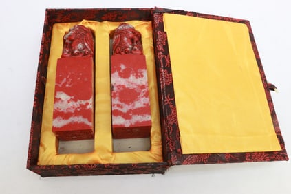 2 simulated stone seals