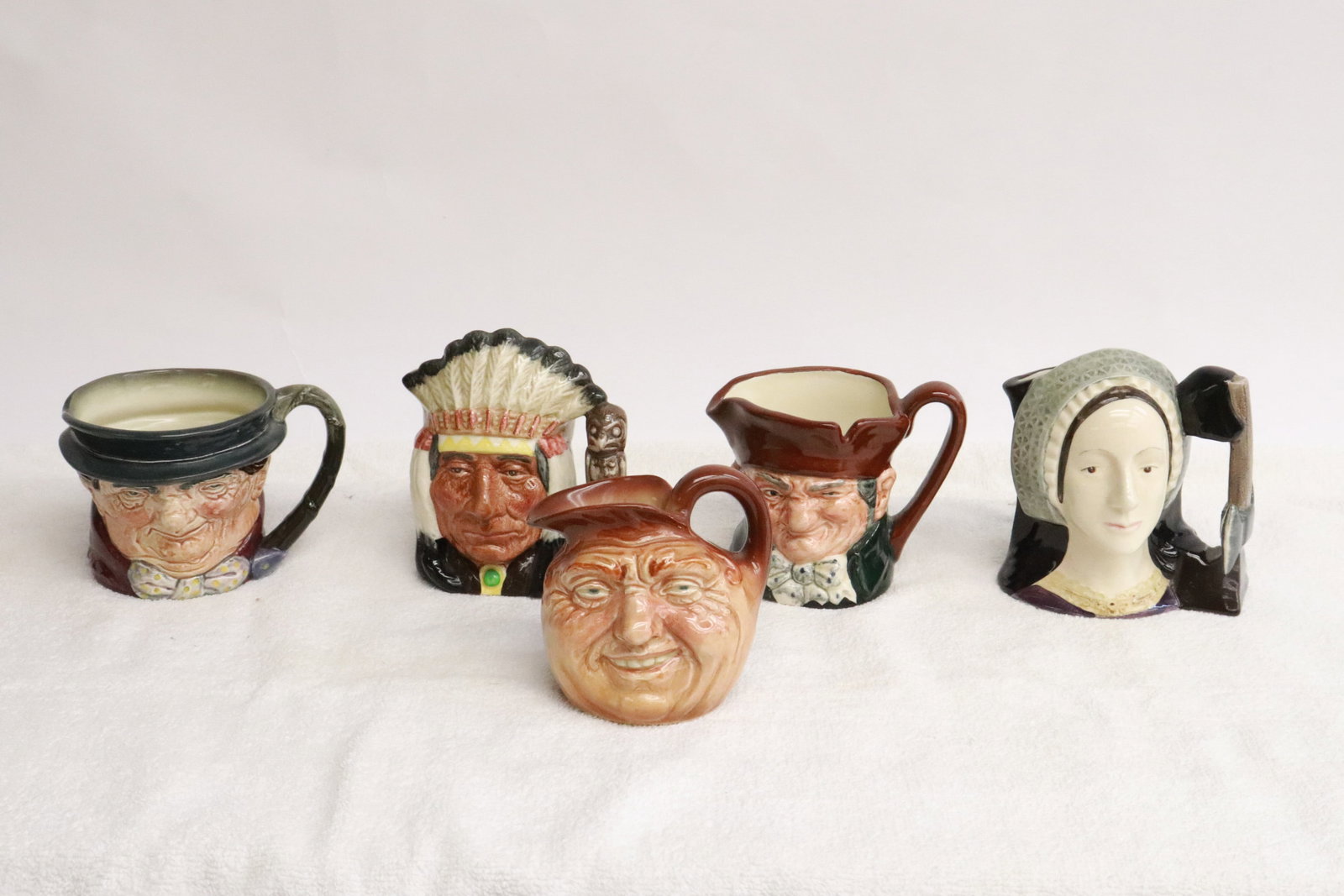 5 medium Royal Doulton character jugs (1 of 12)