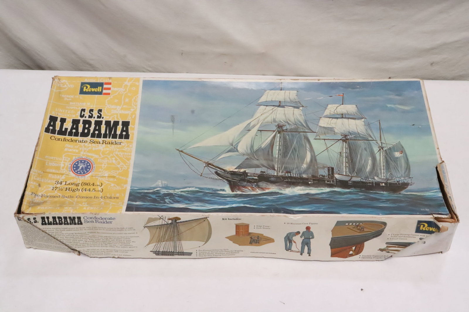 Large ship model new in box (1 of 5)