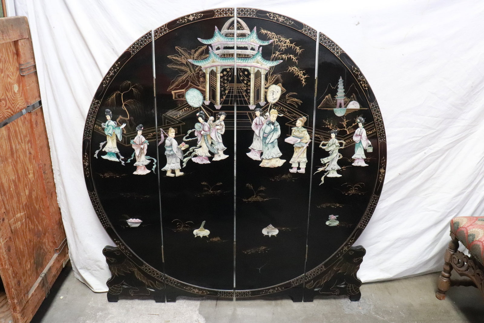 Chinese 4-panel lacquer wood room divider (1 of 10)