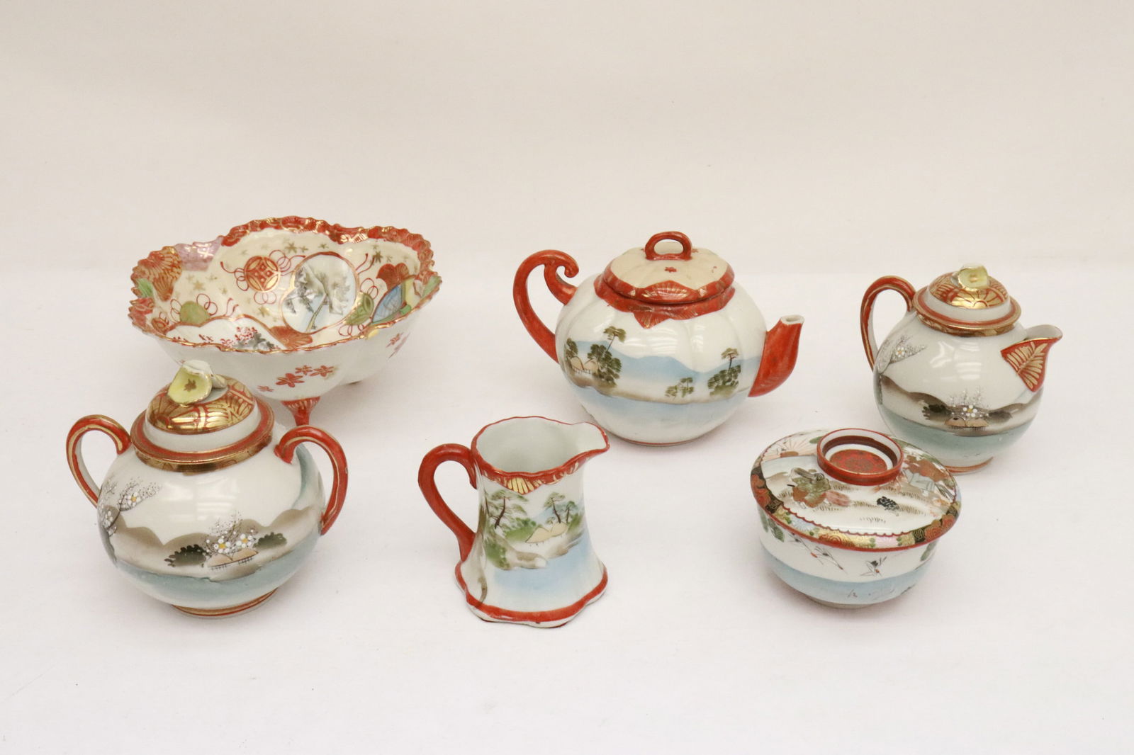Lot of Japanese kutani porcelain pieces: Lot of Japanese kutani porcelain pieces, 3.2"x4.1"dia - 5"x6.65"x4.85"
