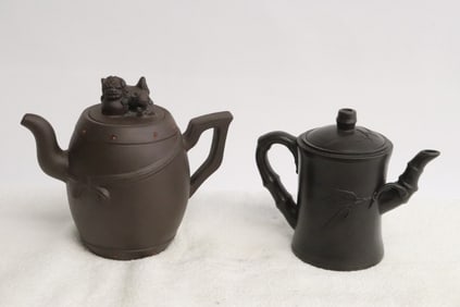 2 Chinese Yixing teapots
