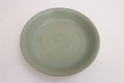 Fine Chinese Song style celadon porcelain plate