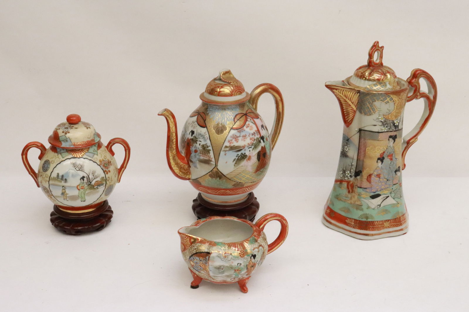 4 pieces Japanese kutani porcelain: 4 pieces Japanese kutani porcelain, 3.2"x5.35"x4" - 9.9"x6.6"x4.7"