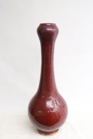Chinese red glazed long neck porcelain garlic top vase