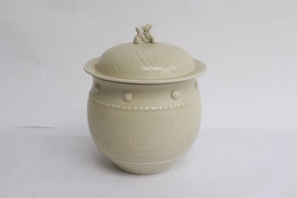 Chinese white porcelain tea caddy