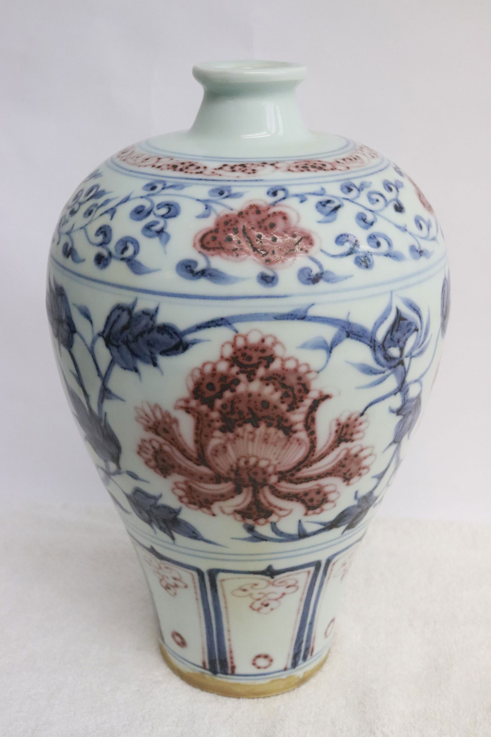 Chinese blue, red and white porcelain meiping: Chinese blue, red and white porcelain meiping, 10.65"x6.65"dia