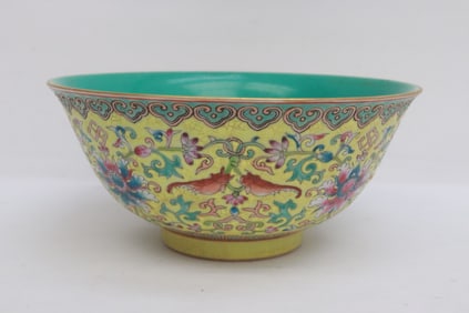 A beautiful famille rose porcelain bowl
