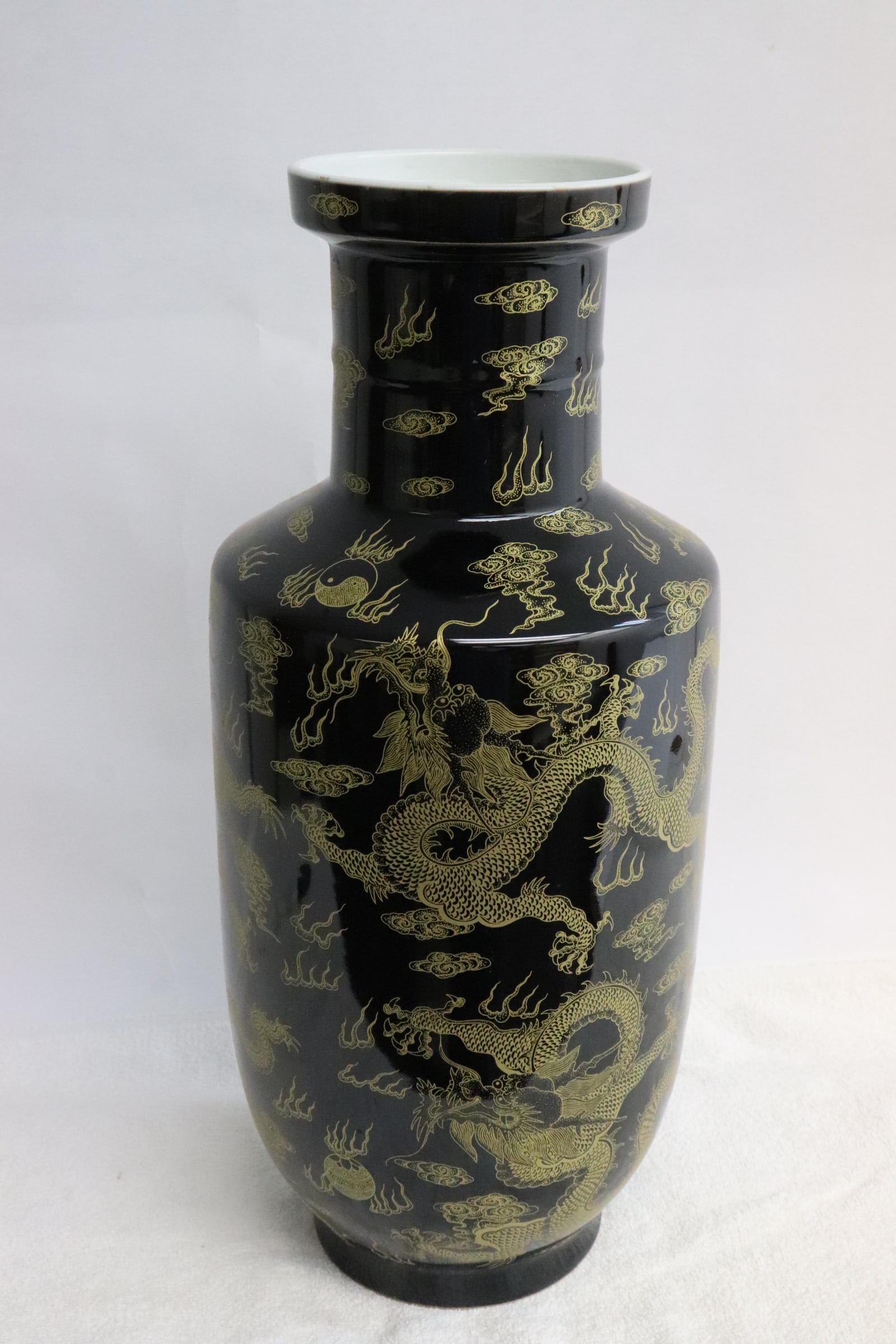Fine Chinese gold on black straight porcelain vase (1 of 11)