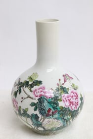 Chinese famille rose porcelain bottle vase