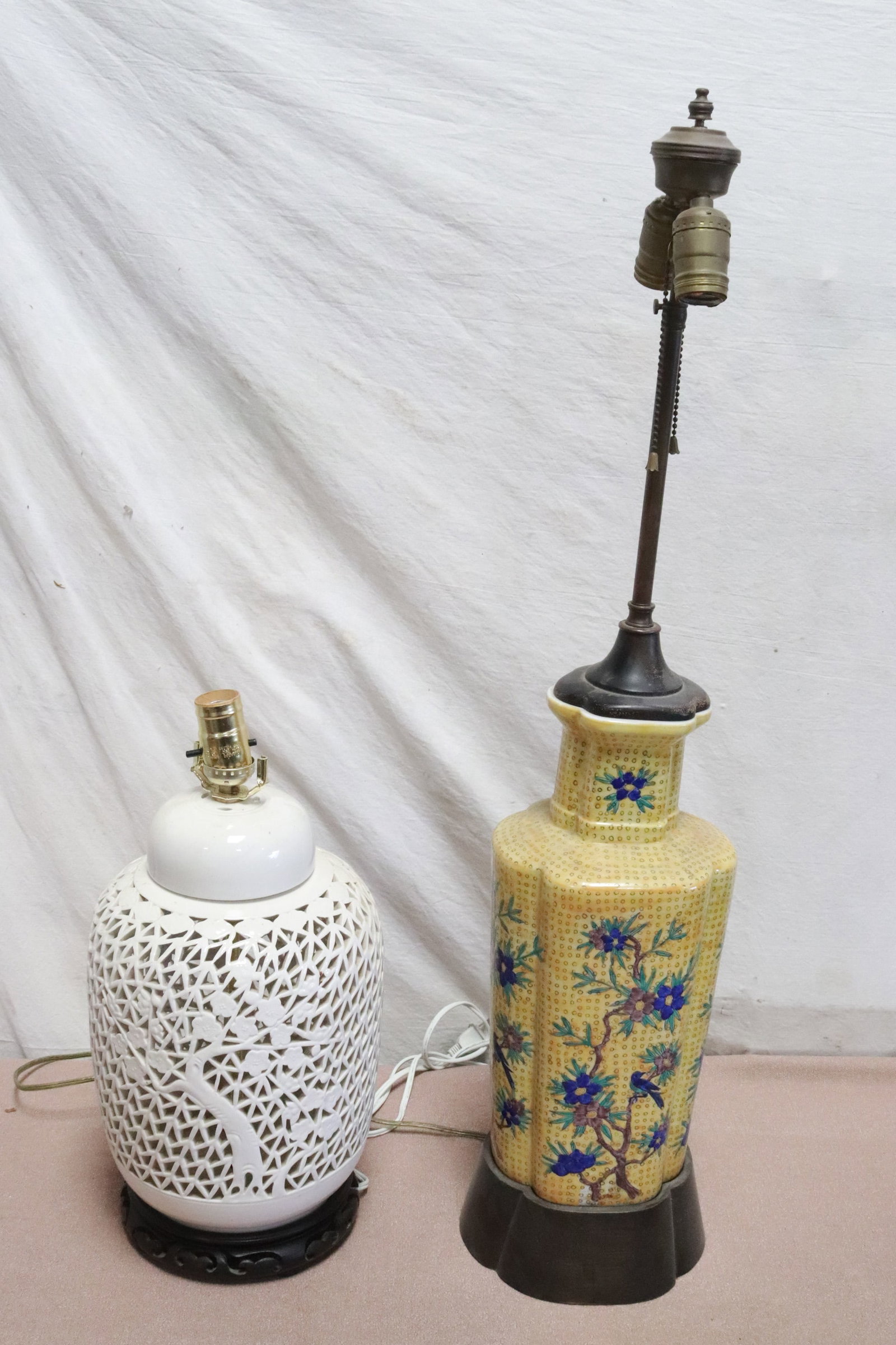 2 Chinese porcelain vase/ jar, made as lampes: 2 Chinese porcelain vase/ jar, made as lampes, 16.5"H, 31.5"H