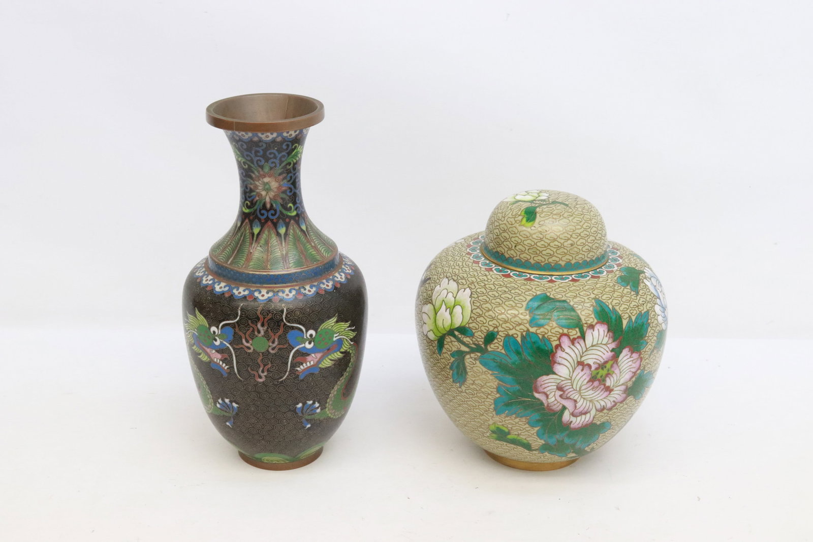 2 pieces cloisonne: 2 pieces cloisonne; a vase with dragon motif decoration (9.3"x4.7"dia), and a covered jar (7"x6.4"dia)