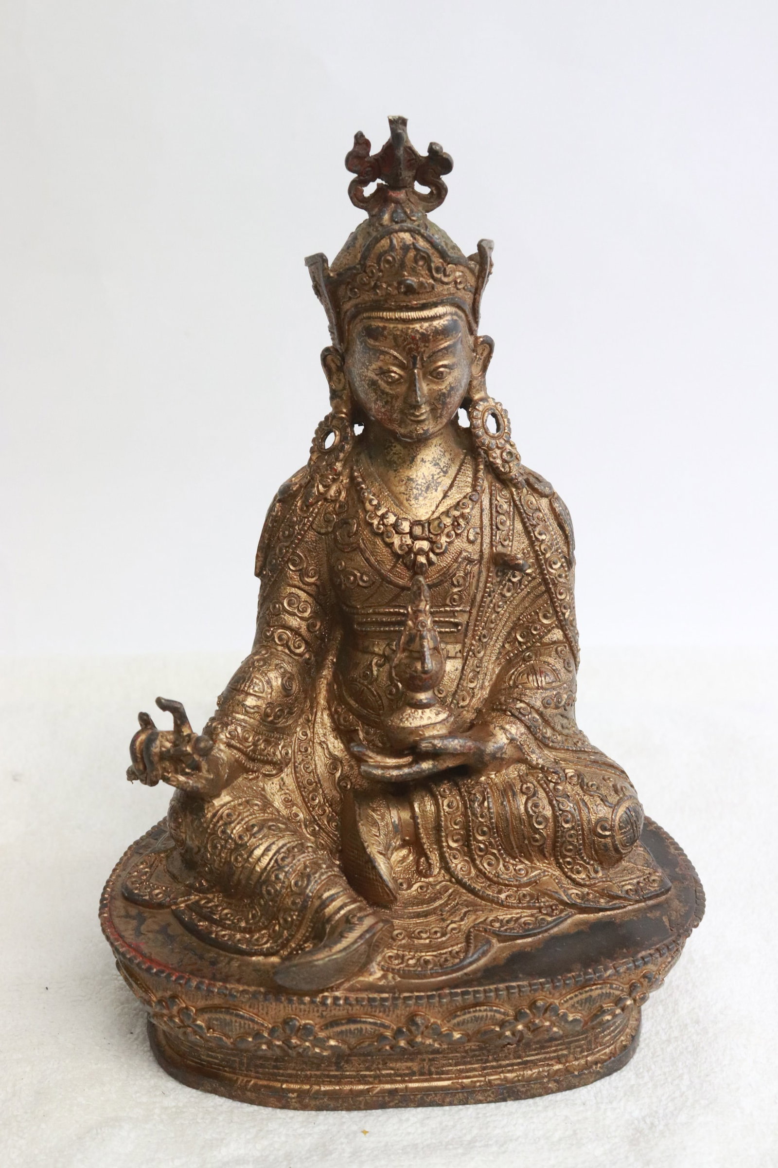 Chinese bronze sculpture of deity (1 of 6)