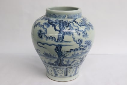 Chinese blue and white porcelain jar