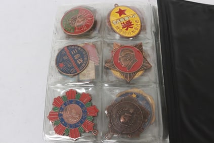 Book of reproduction medals