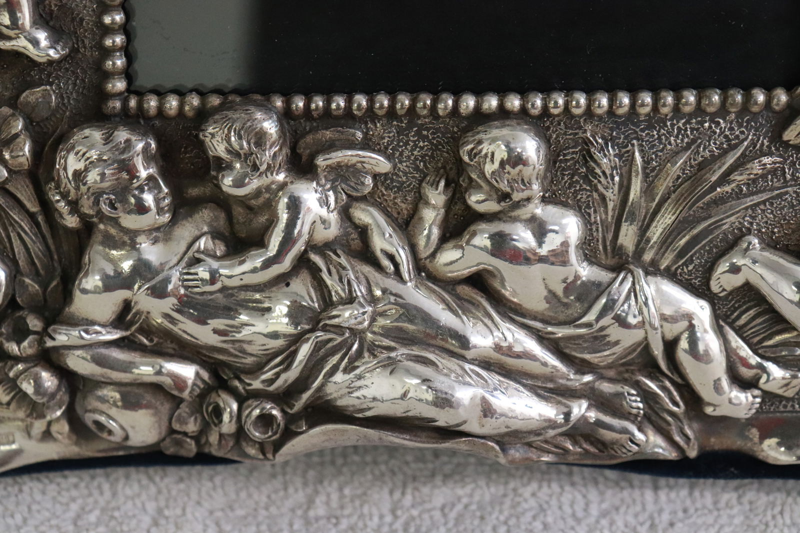 Magnificent sterling silver picture frame - 4