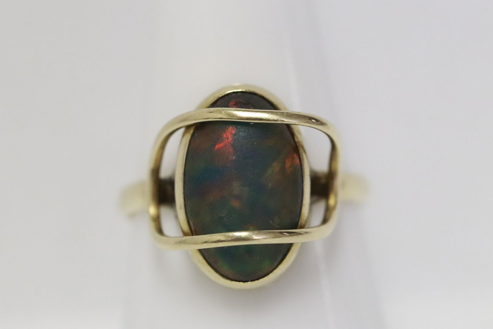 14K Y/G ring, center an opal like stone (1 of 6)
