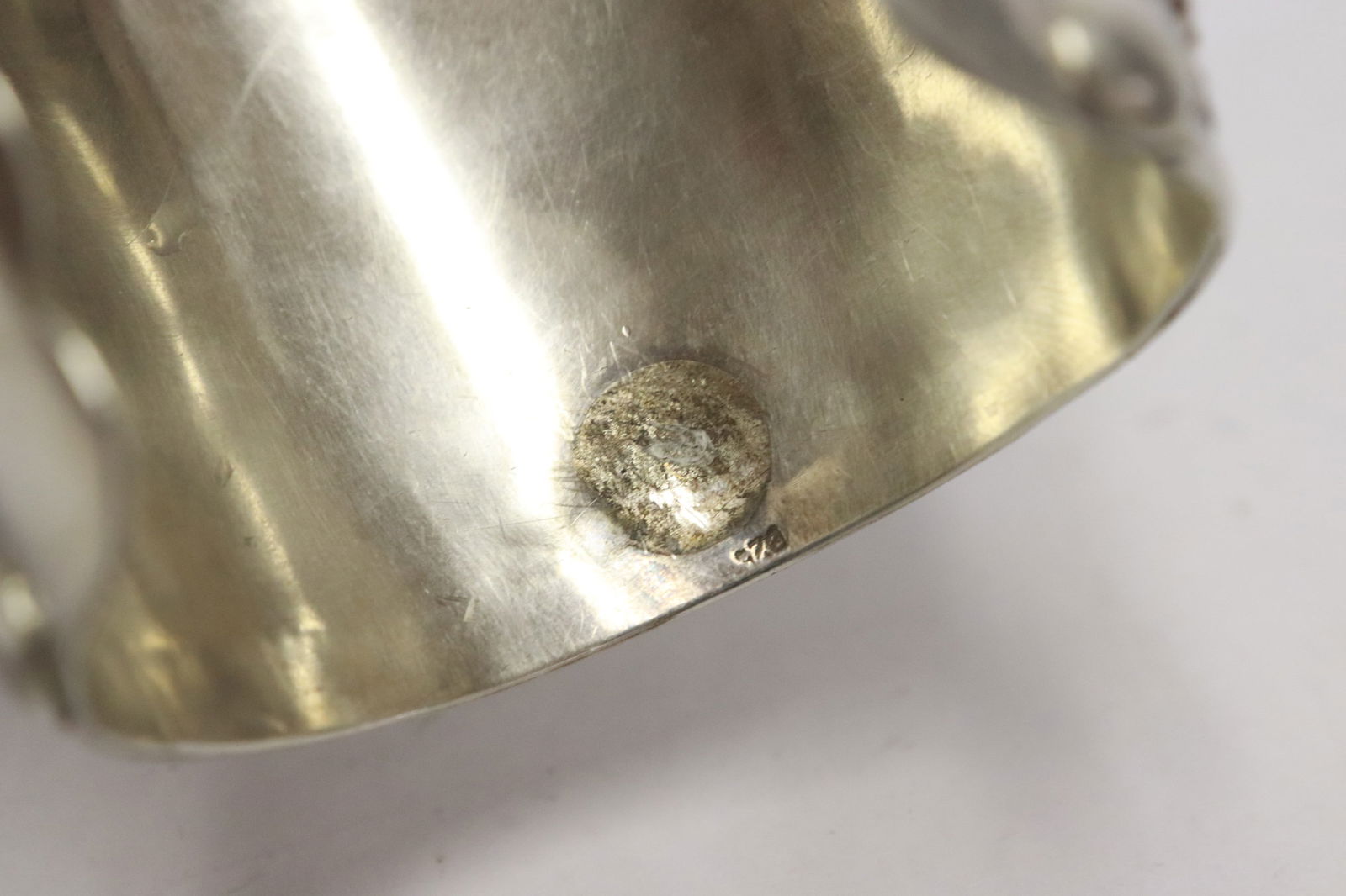 A rare sterling ruby cuff - 10