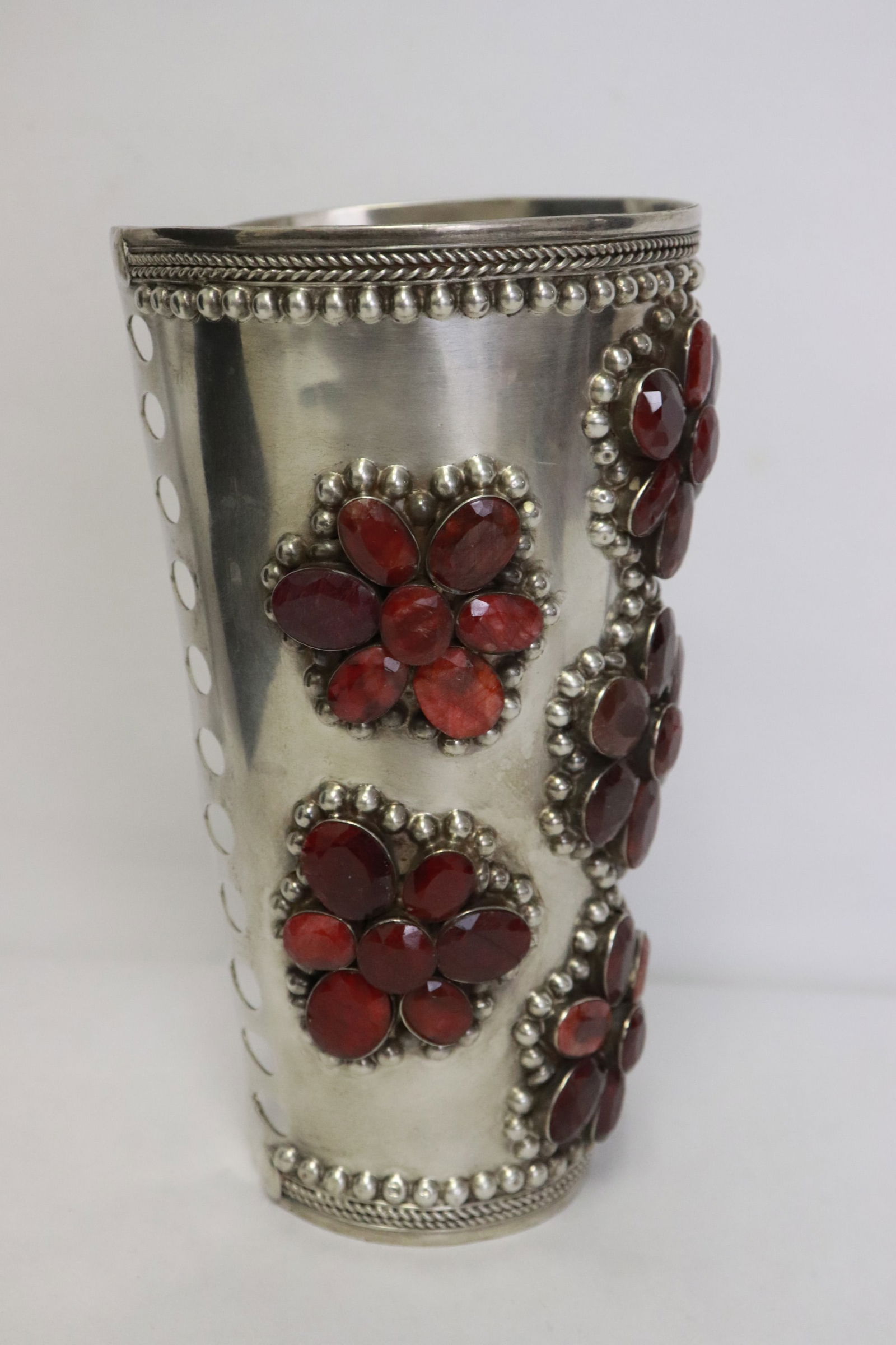 A rare sterling ruby cuff - 4