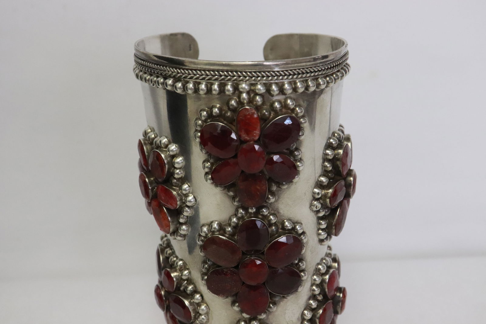 A rare sterling ruby cuff - 7