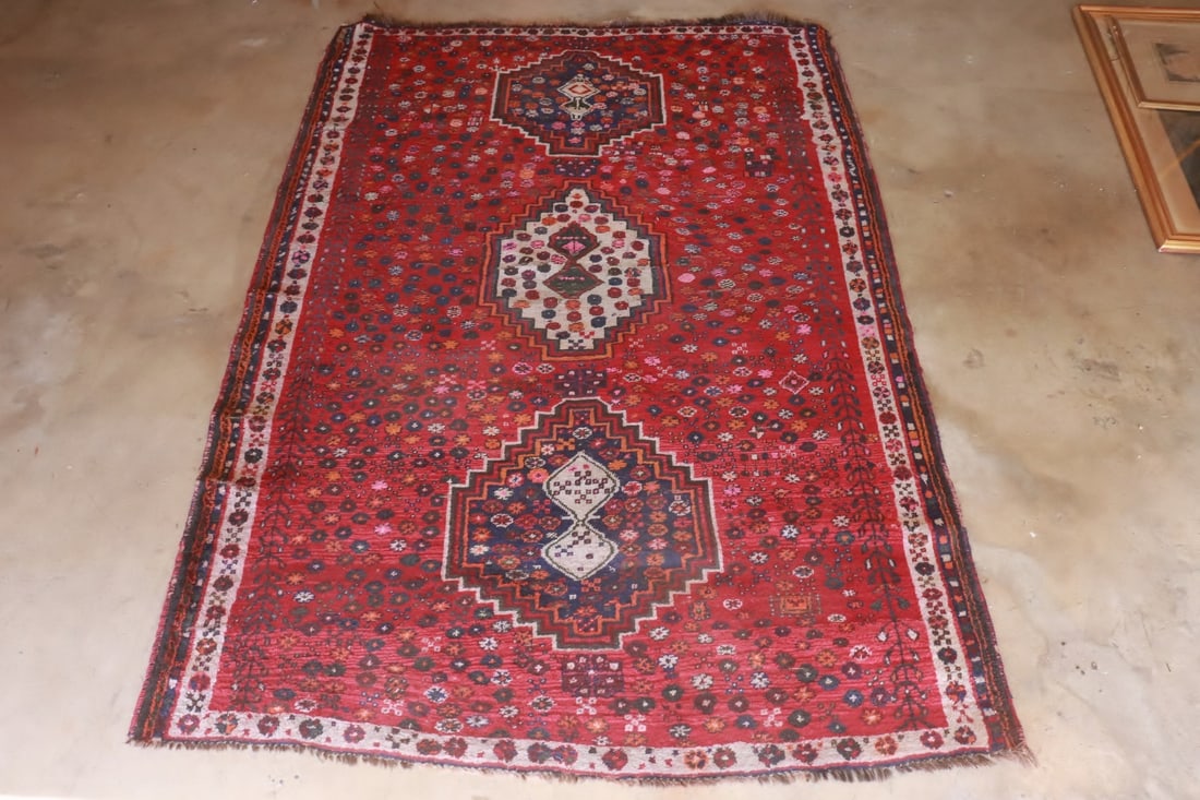 Vintage Persian rug: Vintage Persian rug, 86"x62"
