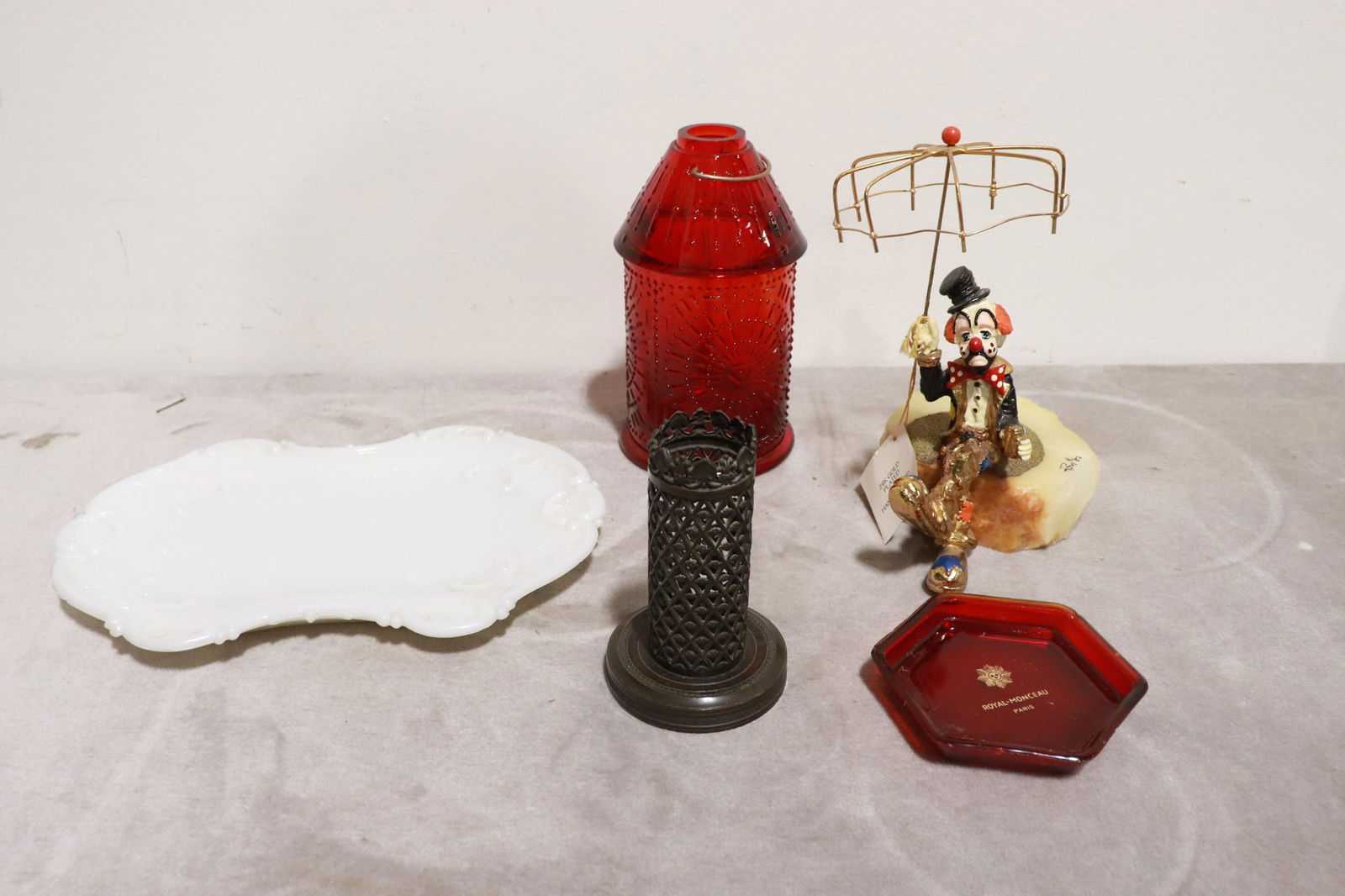 5 pieces: 5 pieces; a Ron Lee painted sculpture of clown (7.5"H), European antique bronze pen holder (4.3"x2.8"dia), and 3 pieces art glass (0.65"x3.7"x4.15" - 6.65"x3.75"dia)