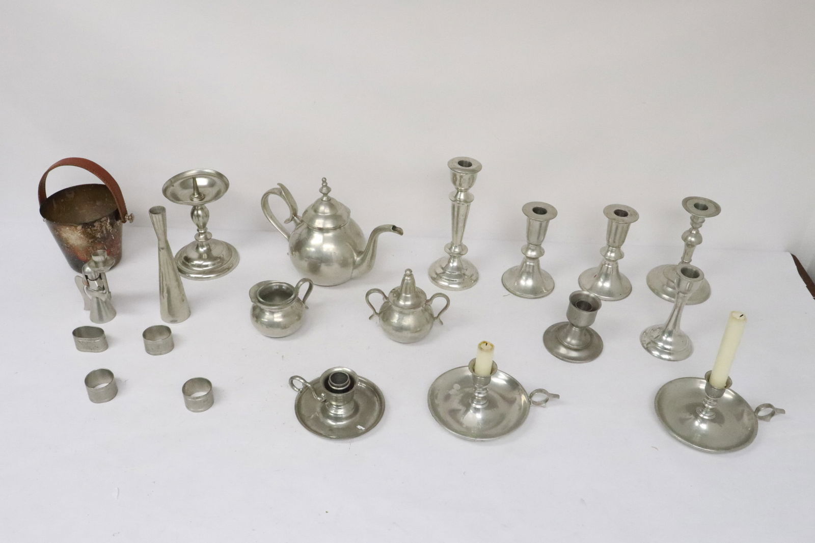 Lot of pewter items, signed (1 of 9)