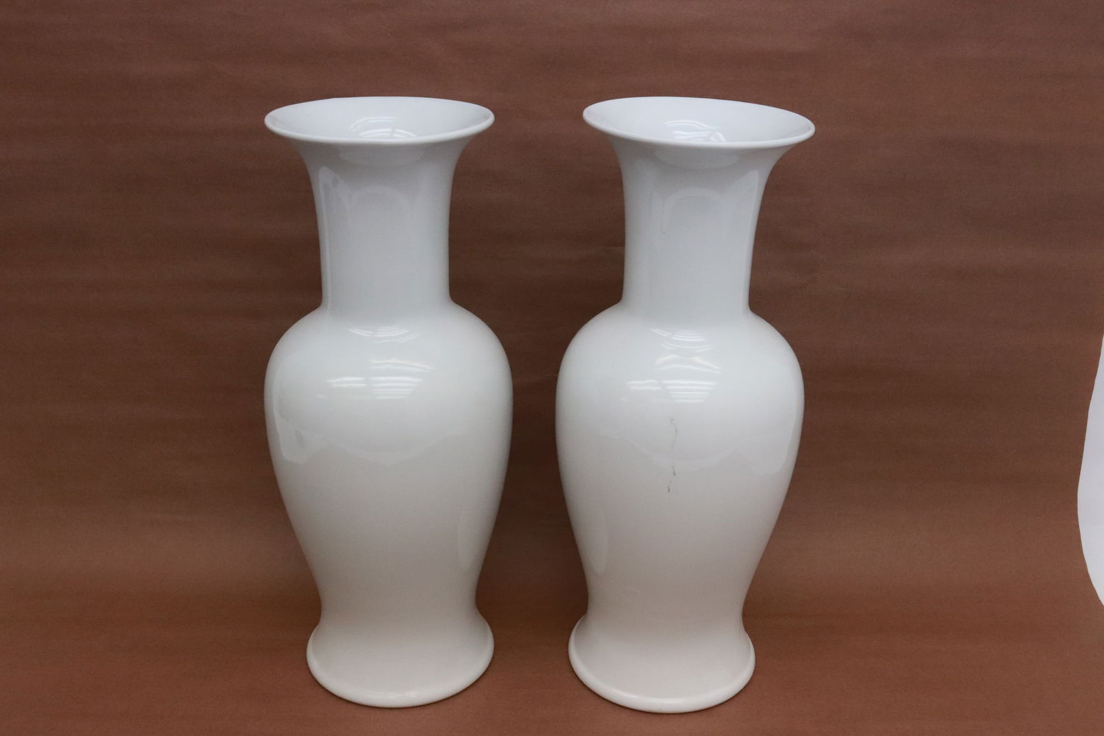 Pair white glazed porcelain vases (1 of 8)