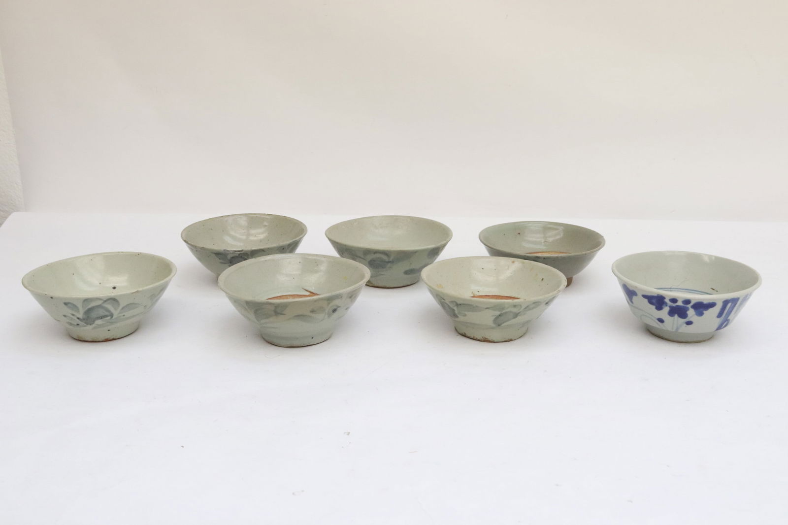 7 Chinese Ming blue and white bowls, c1600AD (1 of 10)