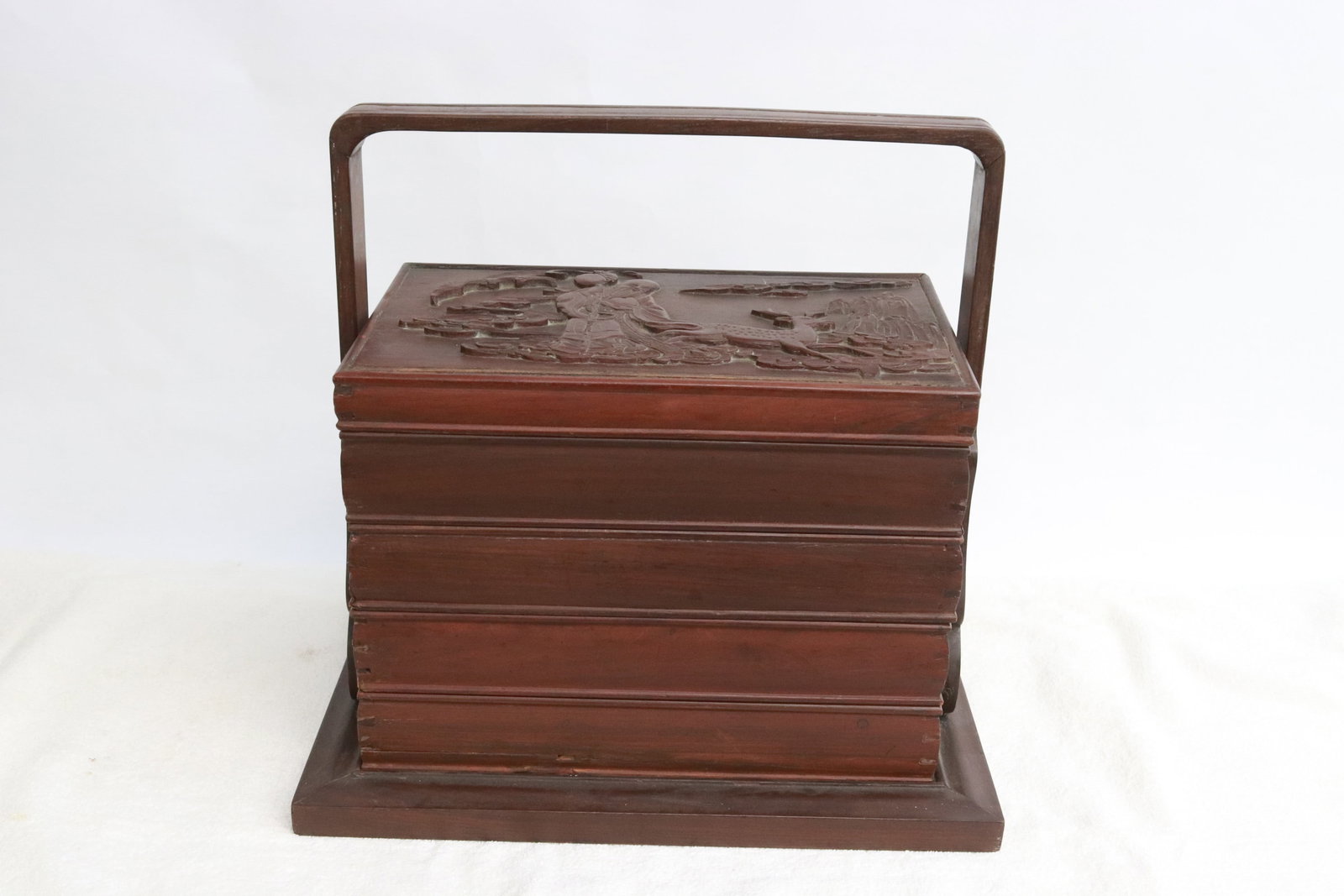Chinese rosewood sectional book carrying case (1 of 7)