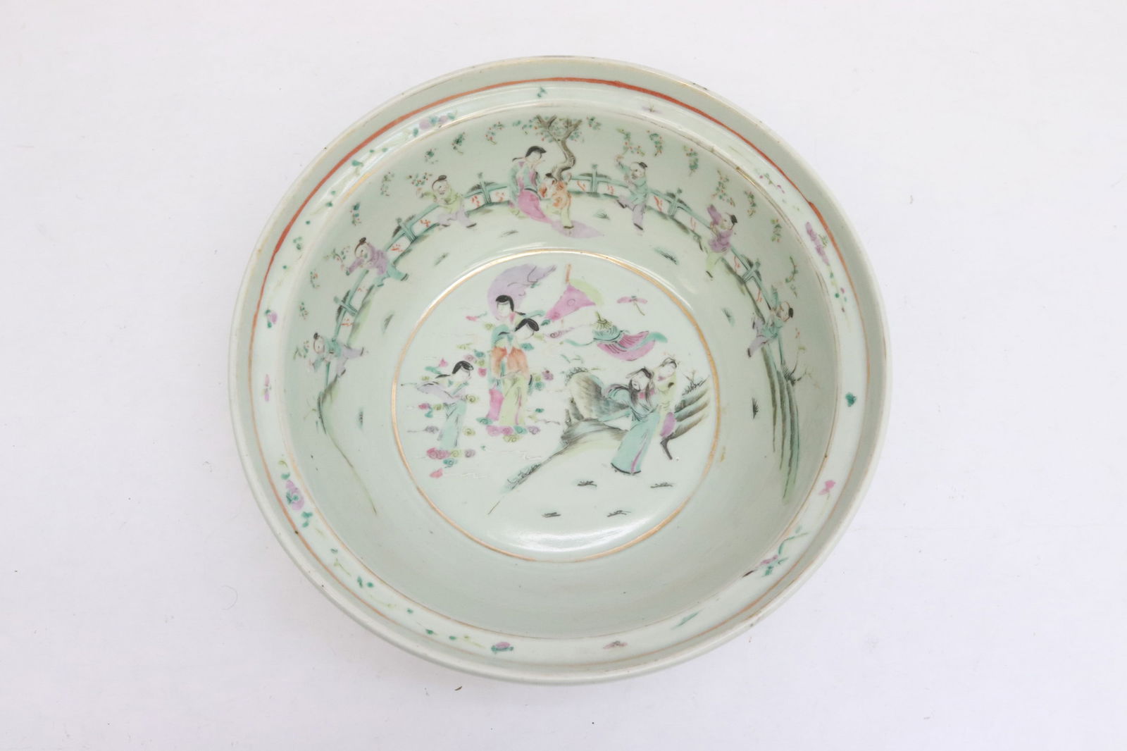 Chinese late 19th century porcelain large bowl: Chinese late 19th century famille rose porcelain large bowl, 4"x10.85"dia