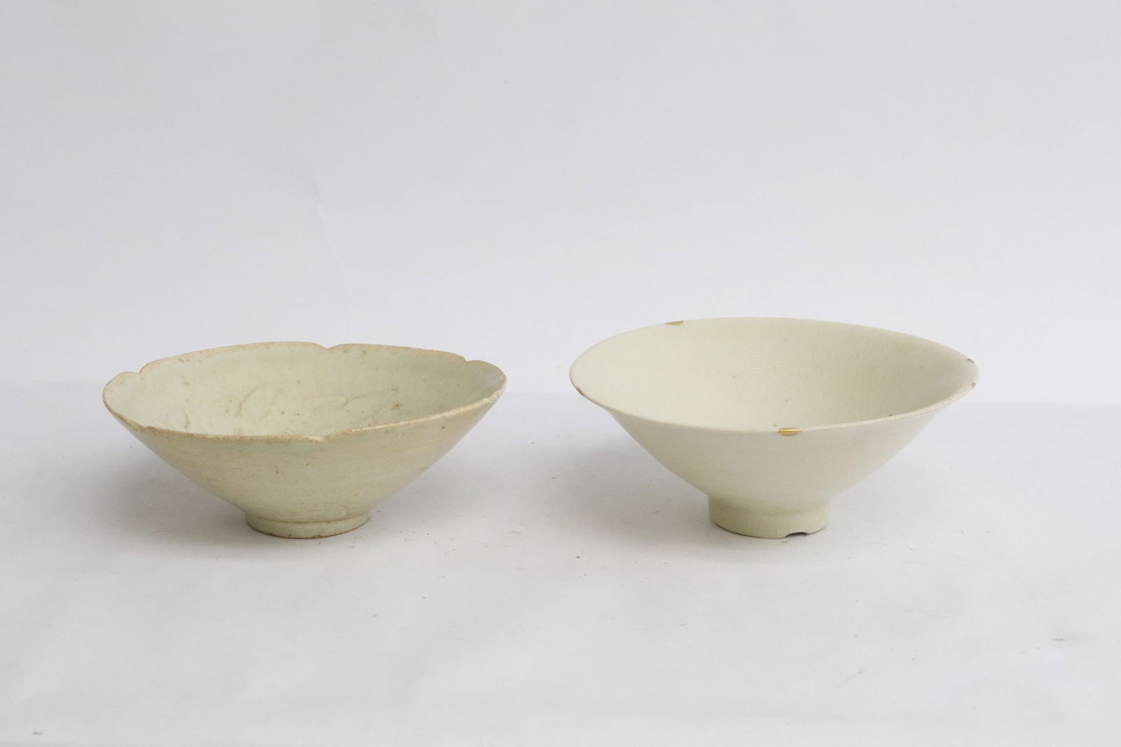 2 vintage Song style bowls (1 of 9)