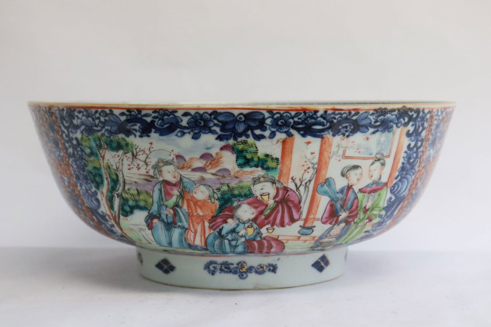 Chinese 18th c. porcelain large bowl, Qianlong period: An exceptional Chinese 18th century famille rose porcelain large bowl, Qianlong period, 4.2"x10.35"dia