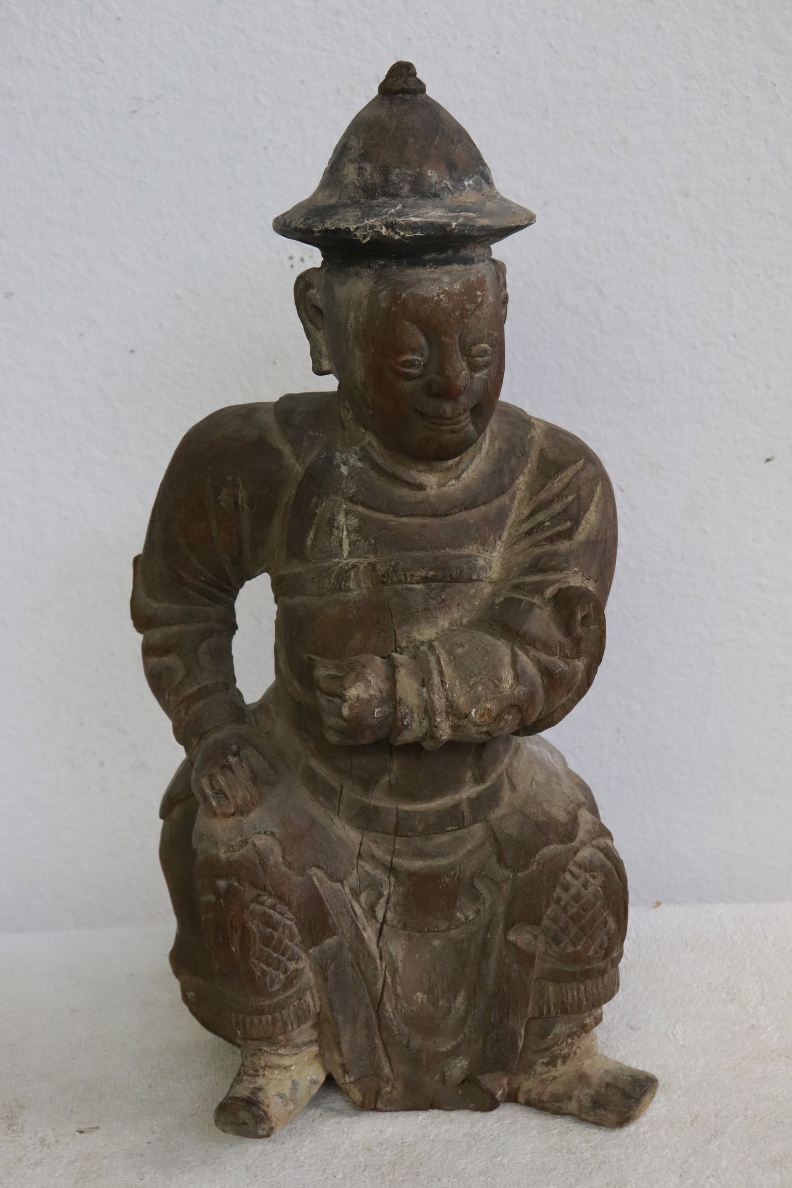 Chinese 17th century wood carved deity: Chinese 17th century wood carved deity, 16.2"H