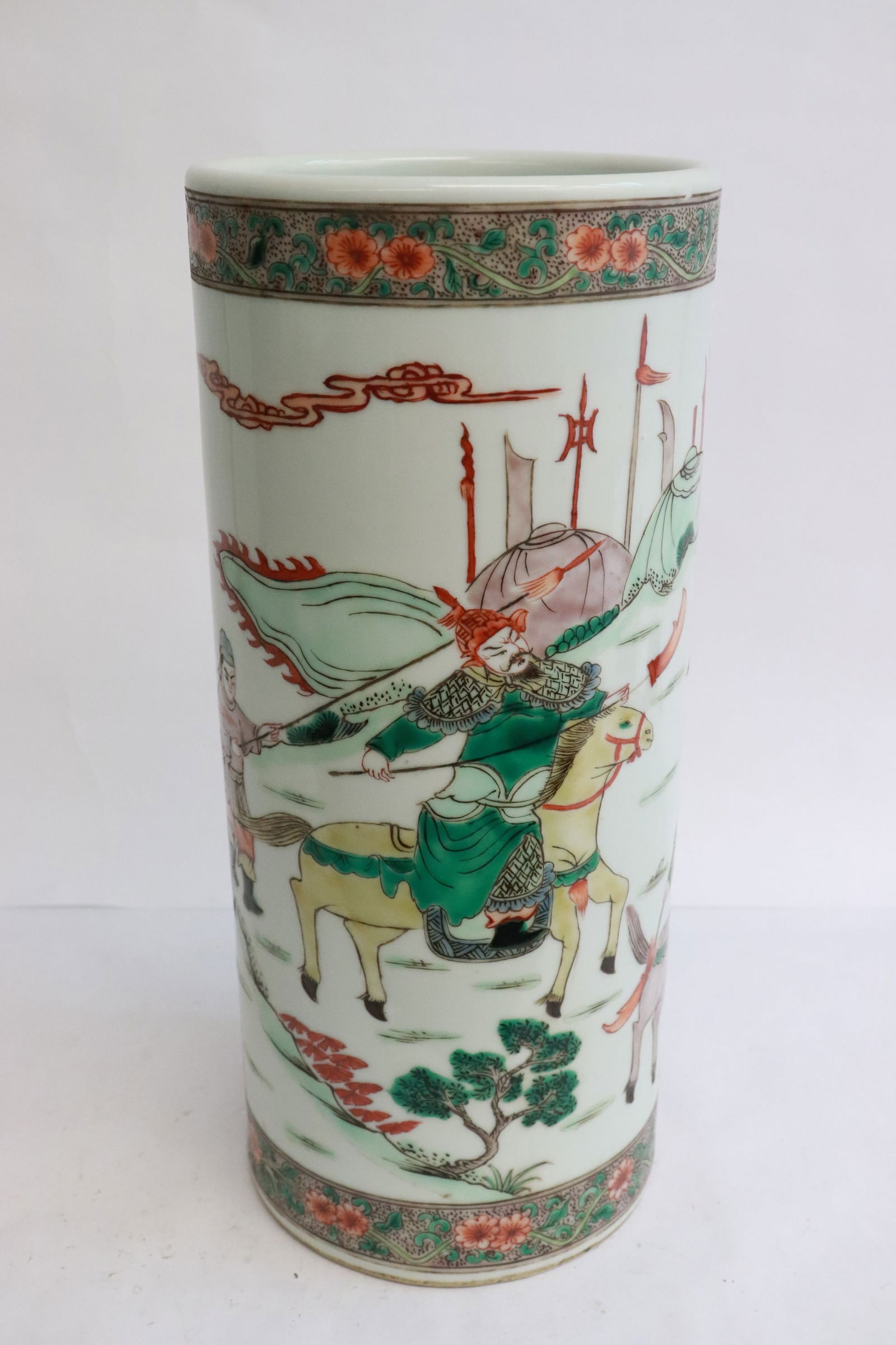 Chinese vintage famille rose incense holder: Chinese vintage famille rose porcelain incense holder painted with historical scene, 11.35"x5.15"dia