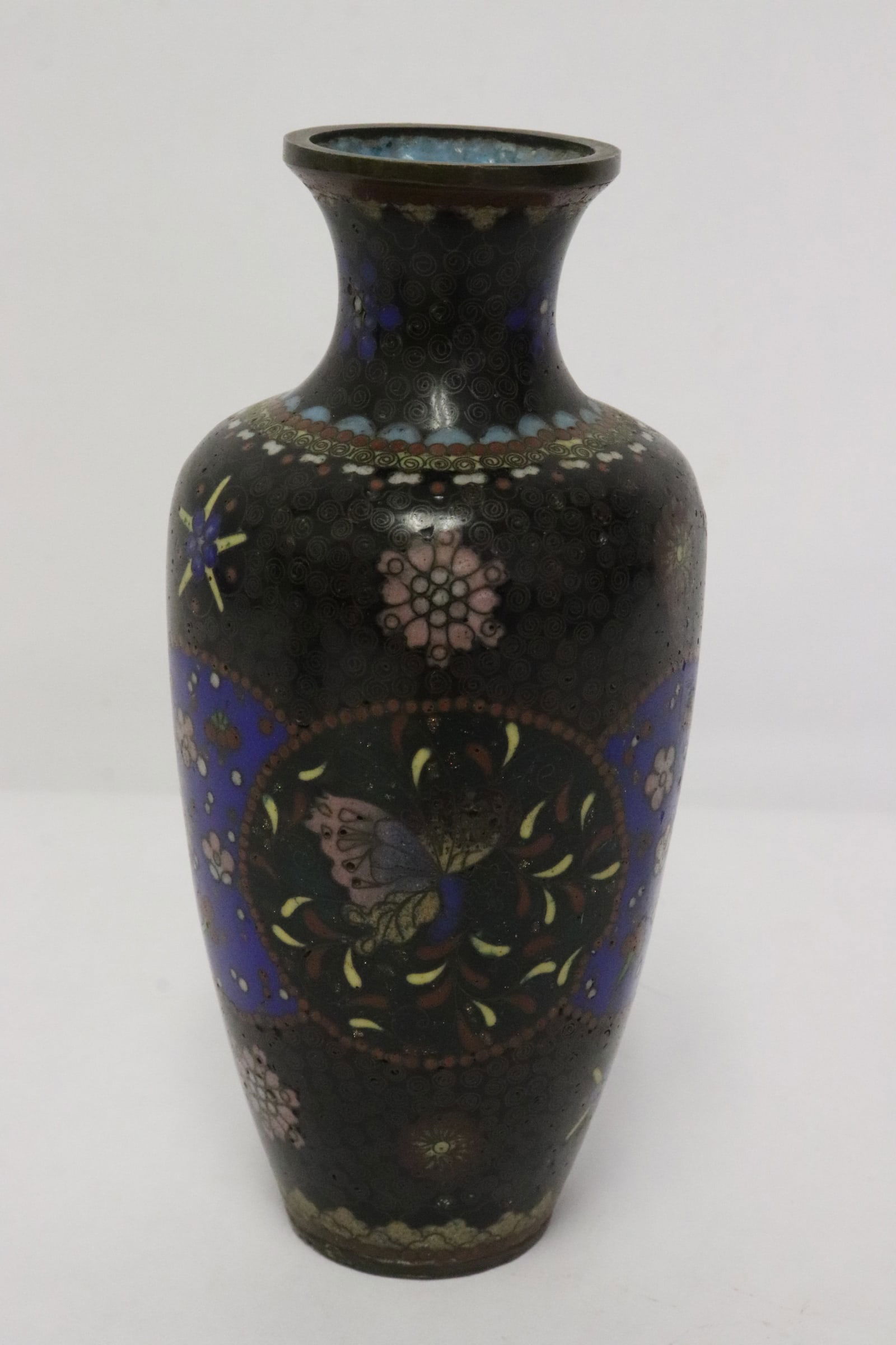 Japanese 19th century cloisonne vase: Japanese 19th century cloisonne vase in fine condition, 6"x2.85"dia
