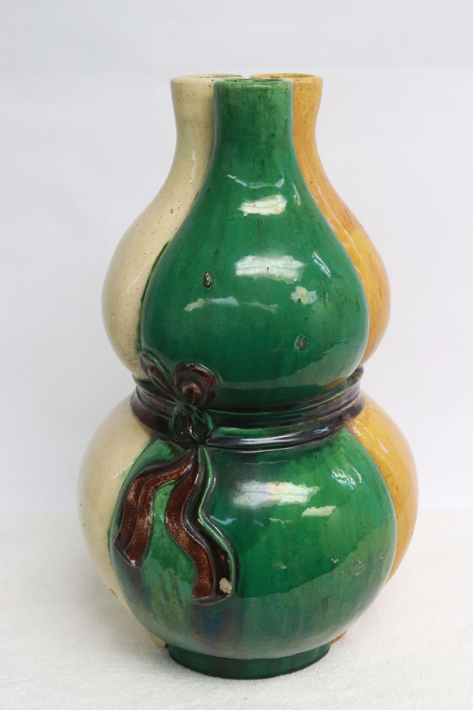 Chinese sancai gourd shaped vase (1 of 9)