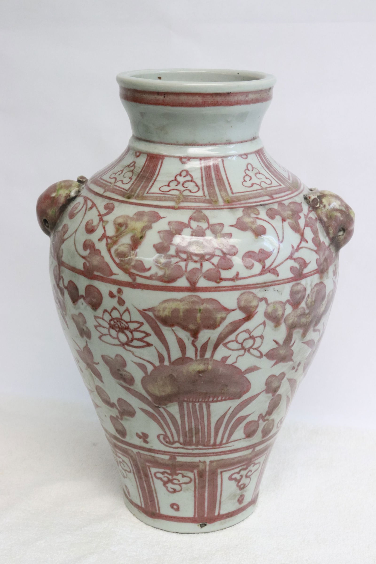 Chinese red and white porcelain jar (1 of 9)