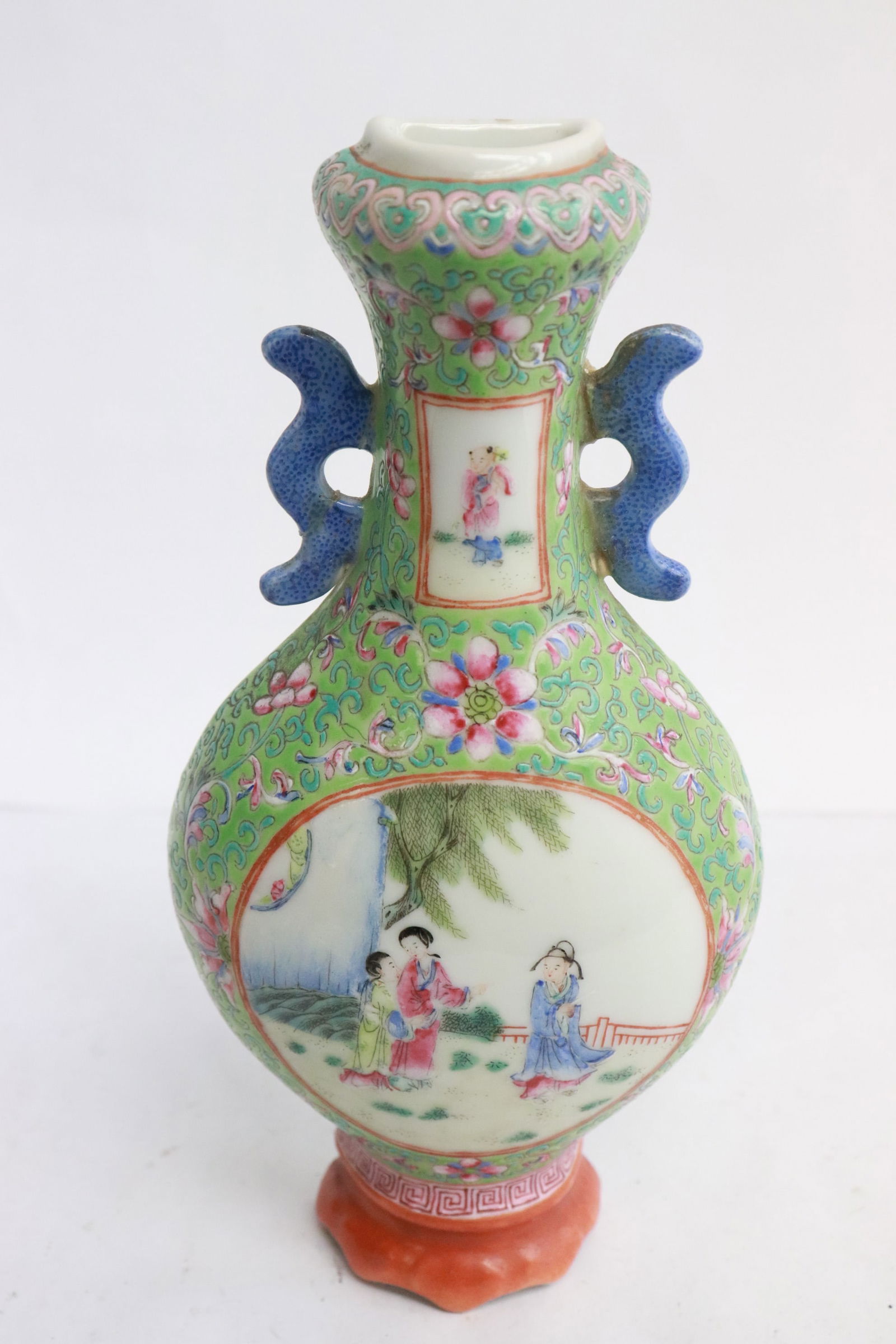 Chinese vintage famille rose porcelain wall pocket (1 of 9)