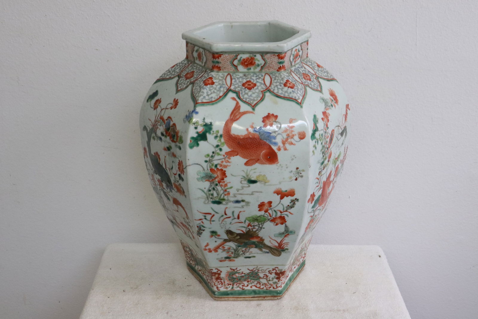 Large Chinese vintage doucai porcelain jar (1 of 9)