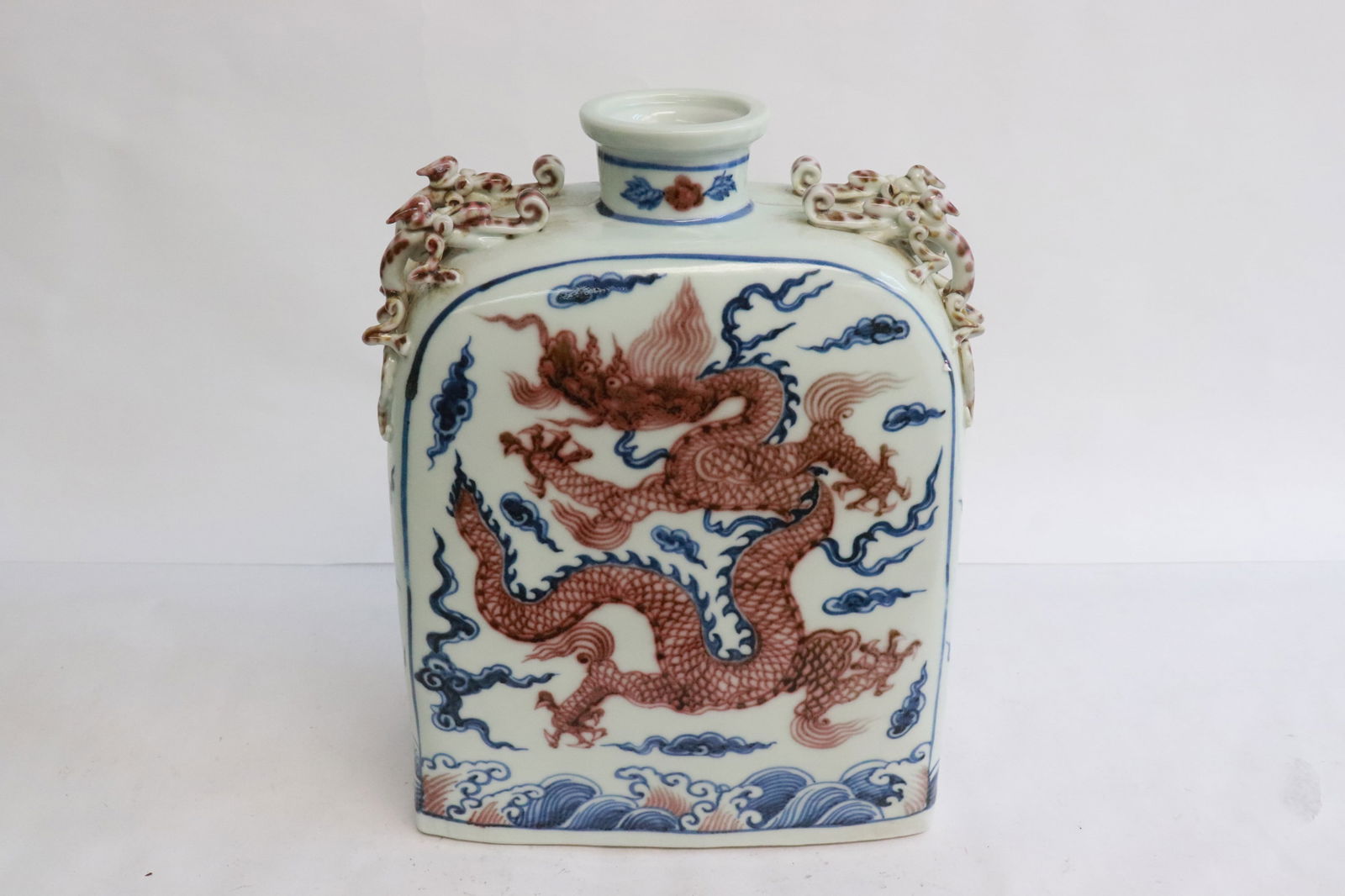 Fine Chinese blue, red and white porcelain flask (1 of 9)
