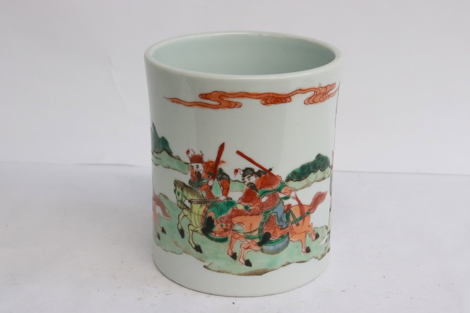 Fine famille rose porcelain brush holder: Fine famille rose porcelain brush holder, 4.9"x4.3"dia