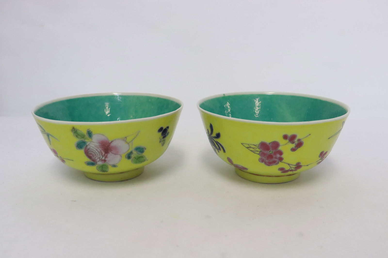 Pair Chinese famille rose porcelain bowl (1 of 8)