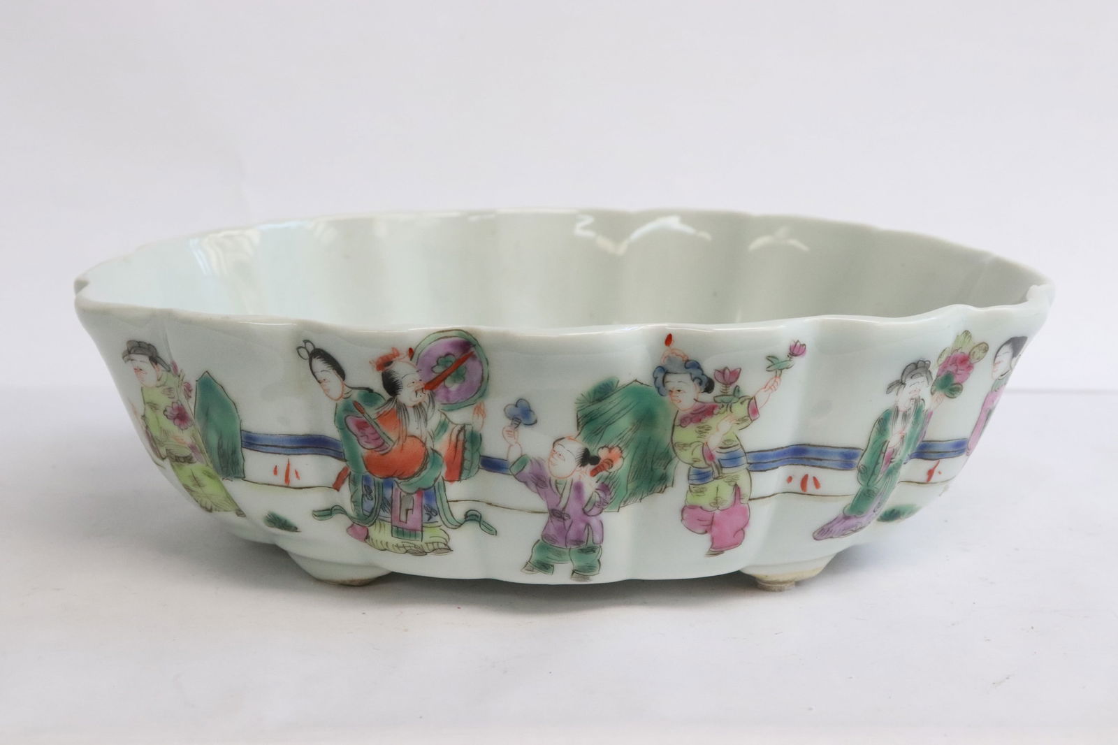 Chinese famille rose porcelain brush wash (1 of 8)