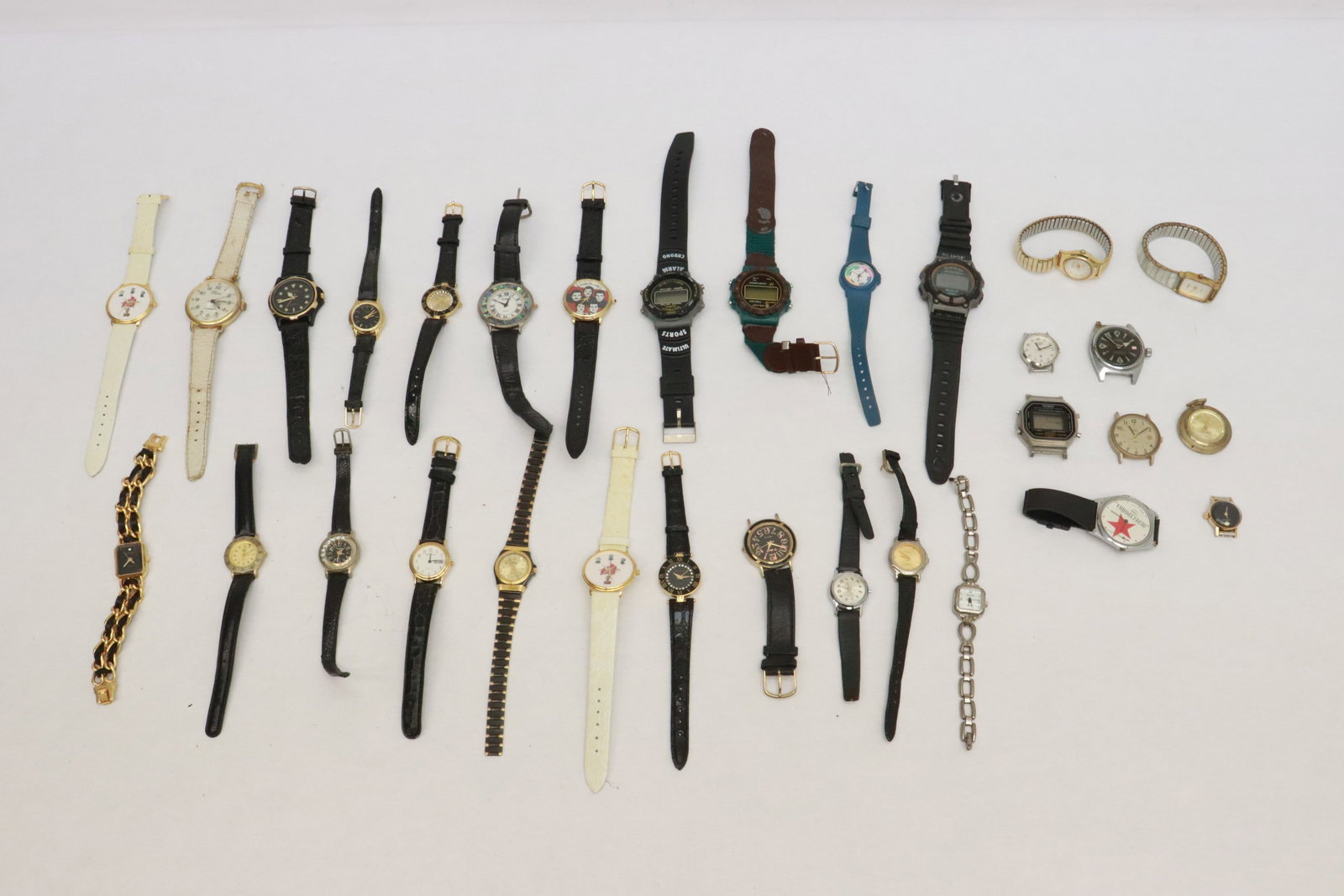 28 men's and women's watches/ watch parts (1 of 12)