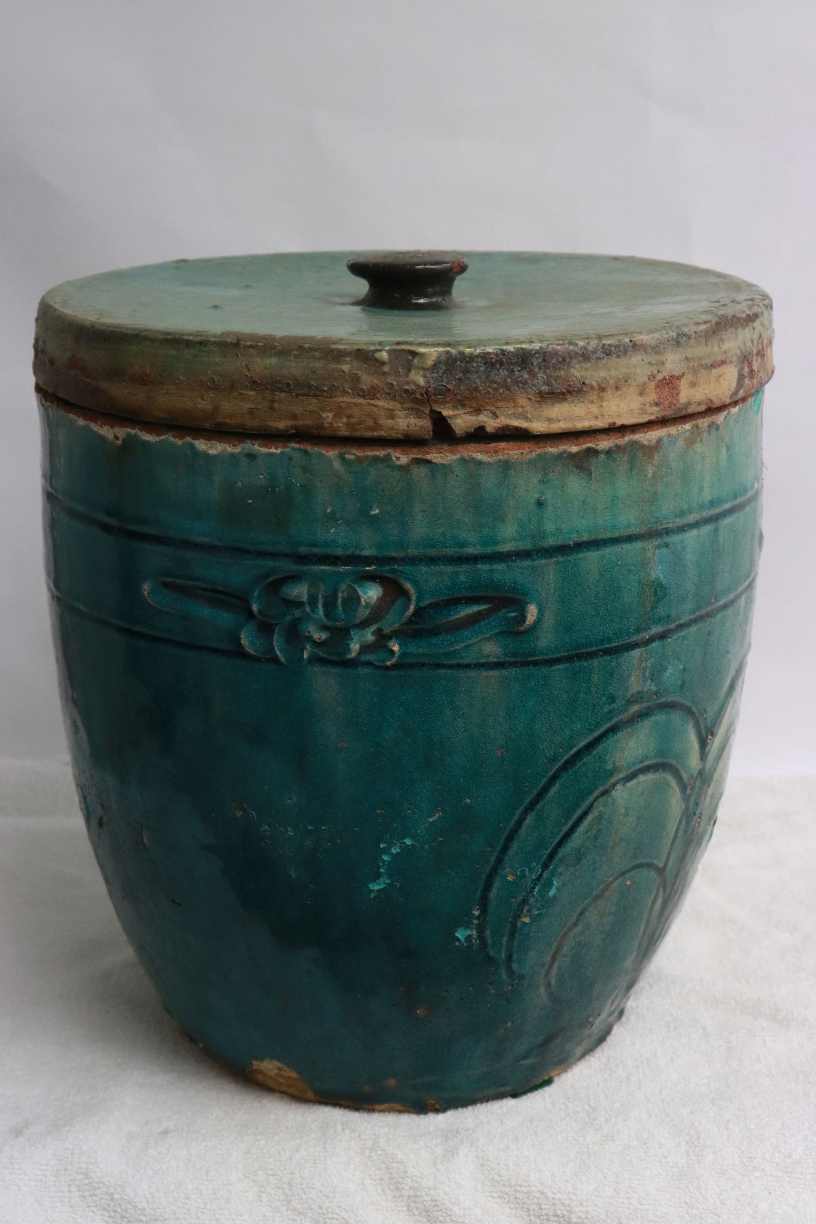 Large green glazed earthenware covered jar - 10