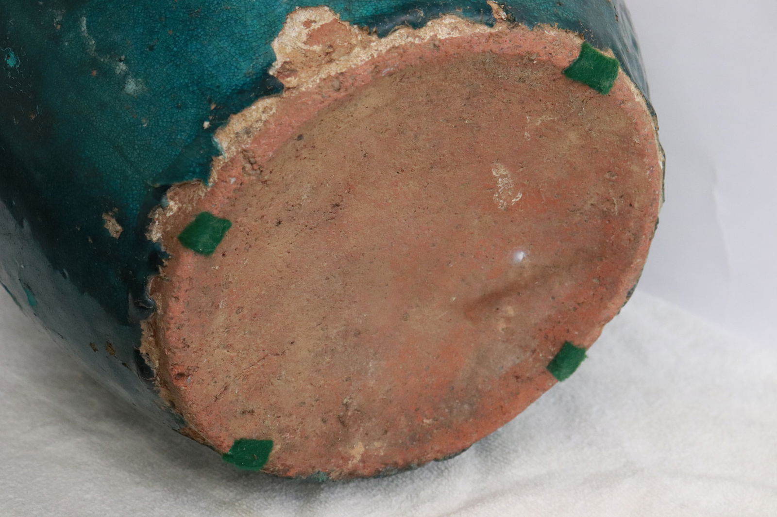 Large green glazed earthenware covered jar - 9